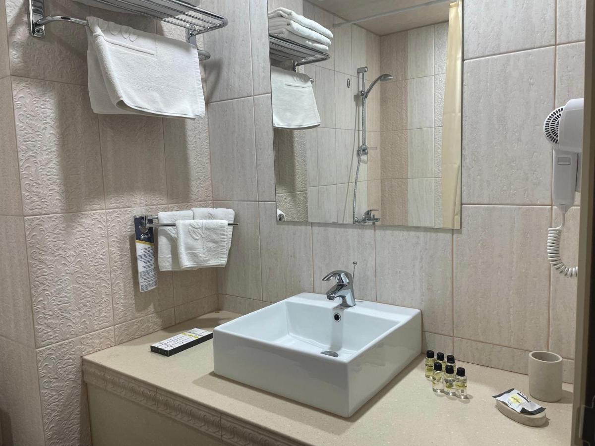 Hotel Gloria Deluxe 博罗沃耶 外观 照片
